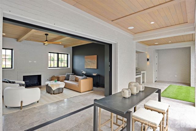 4111 Columbine Circle, Charlotte, NC 28211