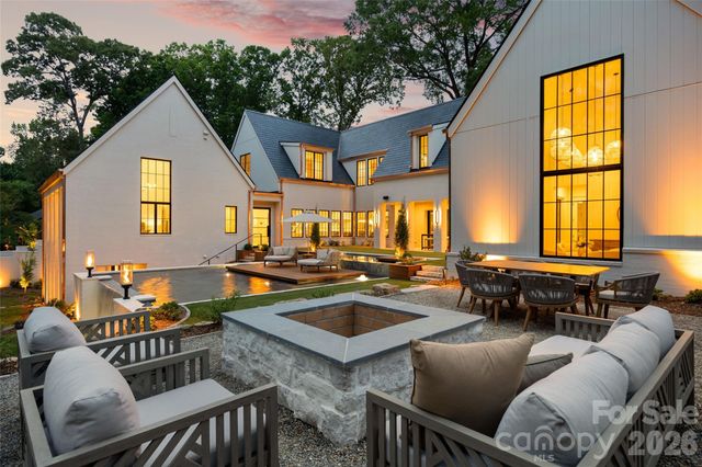 4111 Columbine Circle, Charlotte, NC 28211