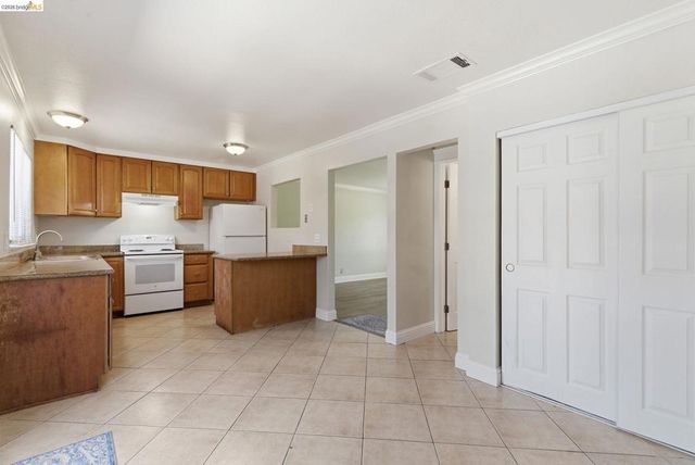 18 El Capitan Ln, Antioch, CA 94509