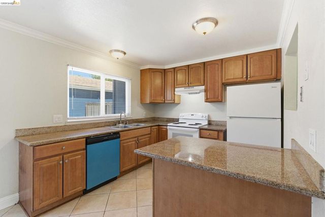 18 El Capitan Ln, Antioch, CA 94509