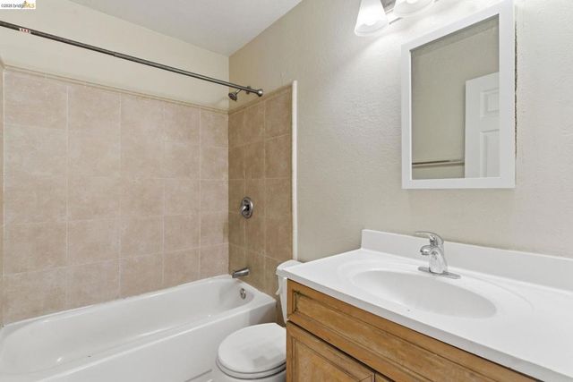 18 El Capitan Ln, Antioch, CA 94509