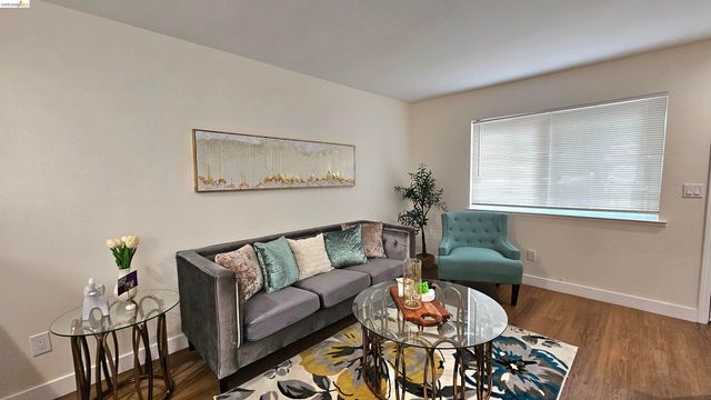 1826 Vicksburg Ave 1, Oakland, CA 94601