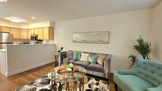 1826 Vicksburg Ave 1, Oakland, CA 94601