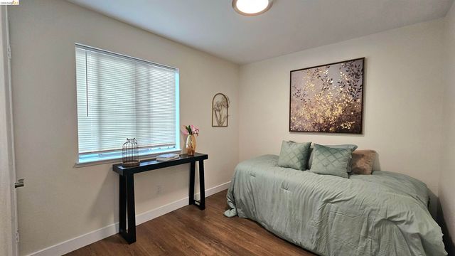 1826 Vicksburg Ave 1, Oakland, CA 94601