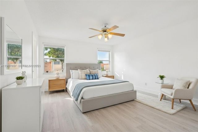 1378 SW 180th Ave, Pembroke Pines, FL 33029