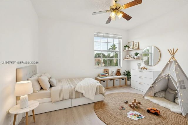 1378 SW 180th Ave, Pembroke Pines, FL 33029