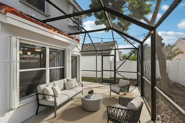 1378 SW 180th Ave, Pembroke Pines, FL 33029