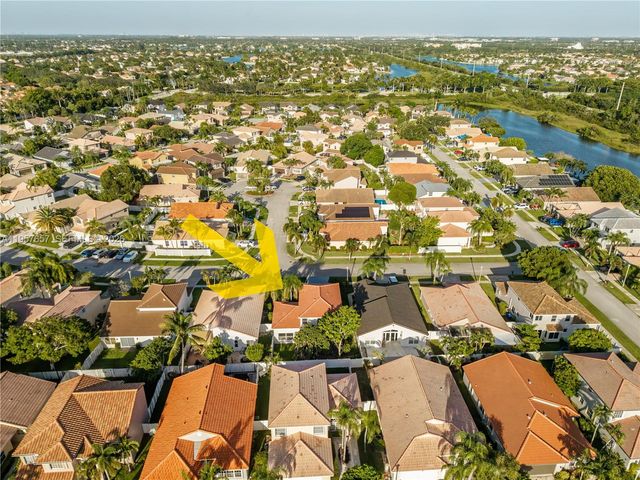 1378 SW 180th Ave, Pembroke Pines, FL 33029