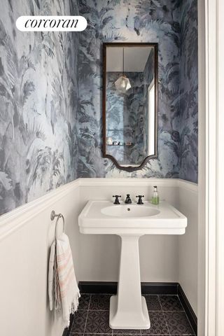 291 CLINTON Avenue, New York City, NY 11205