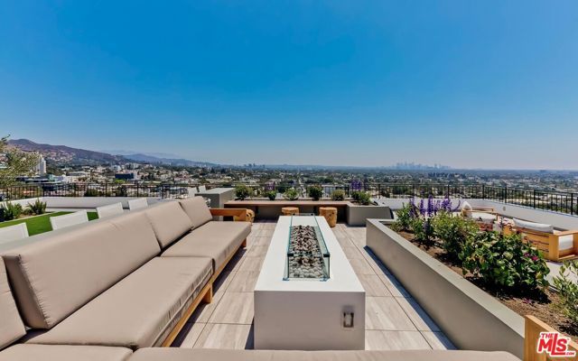 1100 Alta Loma Road 1205, West Hollywood, CA 90069