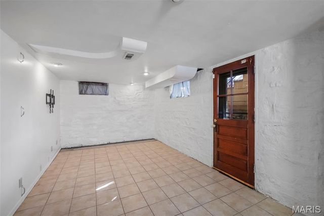 6714 Bancroft Avenue, St Louis, MO 63109