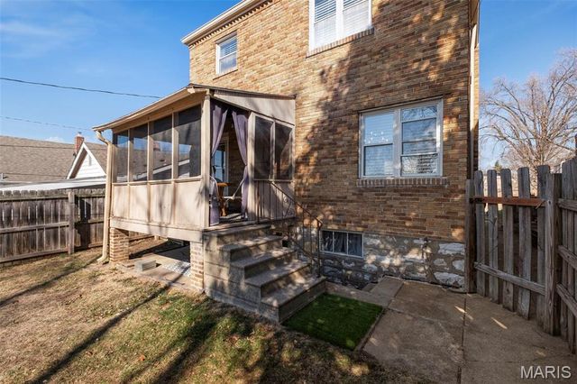 6714 Bancroft Avenue, St Louis, MO 63109