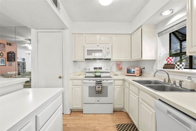 15221 Berry Trail 1308, Dallas, TX 75248