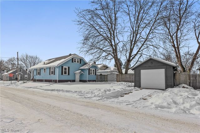 2111 21ST Street, Canton, OH 44705