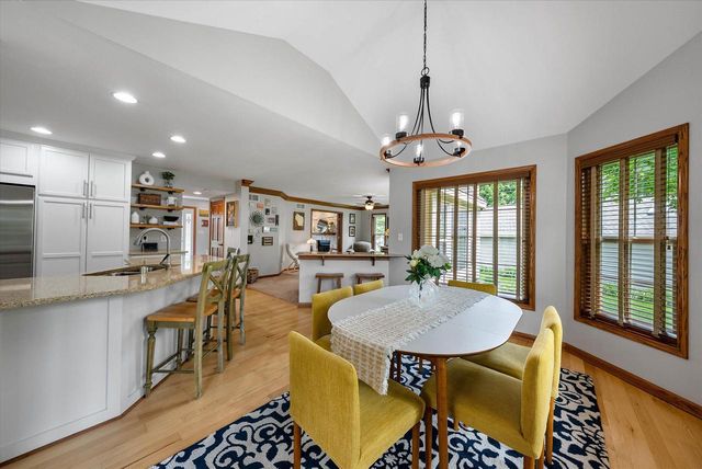 W142N10617 Magnolia DRIVE, Germantown, WI 53022