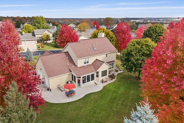 W142N10617 Magnolia DRIVE, Germantown, WI 53022