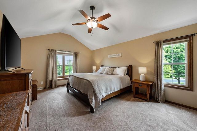 W142N10617 Magnolia DRIVE, Germantown, WI 53022