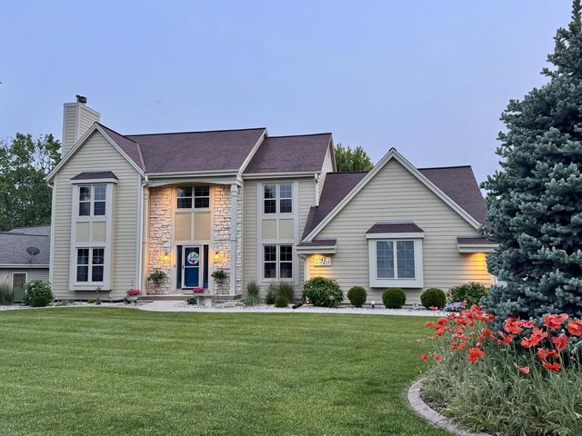 W142N10617 Magnolia DRIVE, Germantown, WI 53022