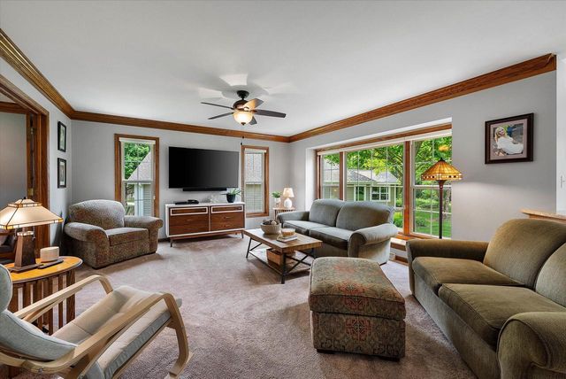 W142N10617 Magnolia DRIVE, Germantown, WI 53022