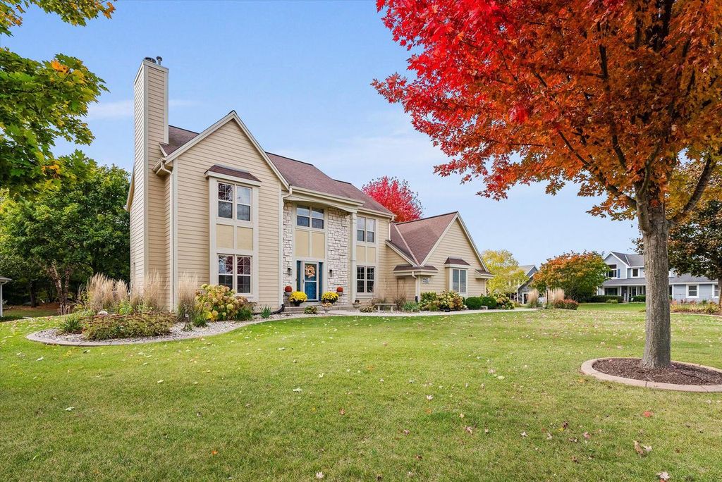 W142N10617 Magnolia DRIVE, Germantown, WI 53022