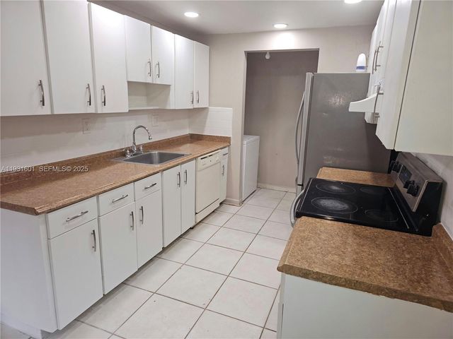 8415 SW 107th Ave 116W, Miami, FL 33173