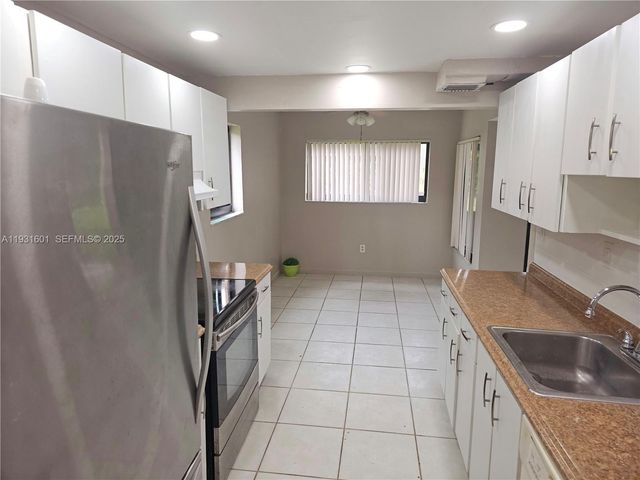 8415 SW 107th Ave 116W, Miami, FL 33173