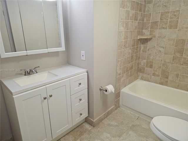 8415 SW 107th Ave 116W, Miami, FL 33173