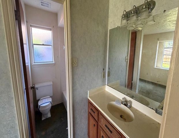 6235 Leaf Arbor Drive, Houston, TX 77092