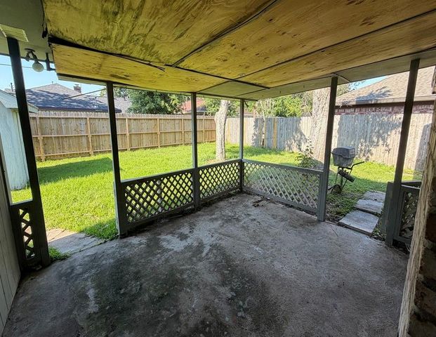 6235 Leaf Arbor Drive, Houston, TX 77092