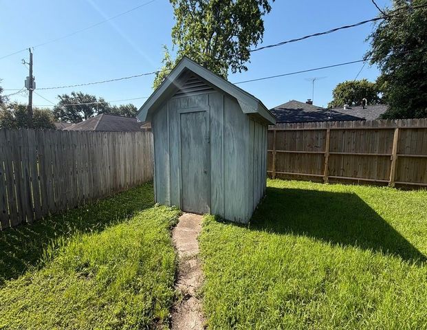 6235 Leaf Arbor Drive, Houston, TX 77092