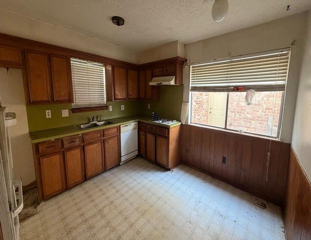 6235 Leaf Arbor Drive, Houston, TX 77092
