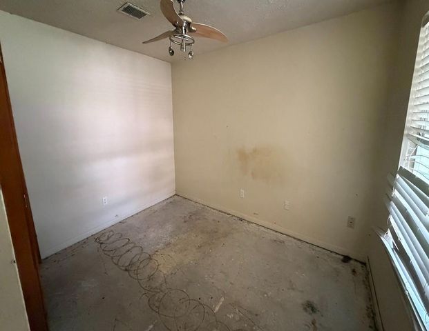 6235 Leaf Arbor Drive, Houston, TX 77092