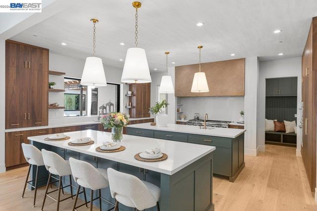 1963 La Cadena, Diablo, CA 94528