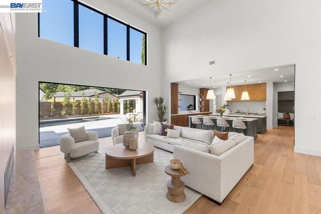 1963 La Cadena, Diablo, CA 94528