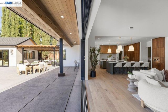 1963 La Cadena, Diablo, CA 94528
