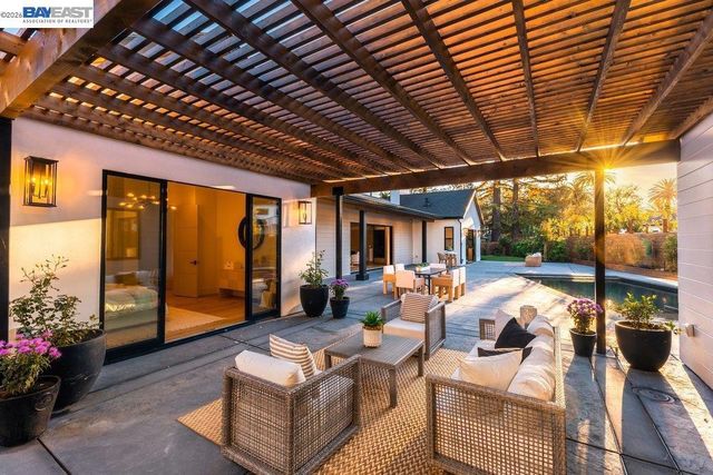 1963 La Cadena, Diablo, CA 94528