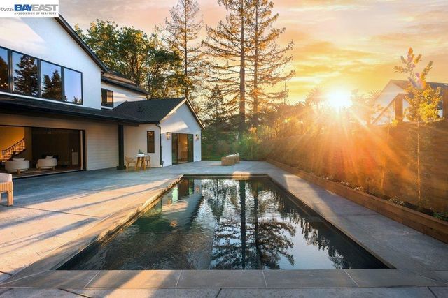 1963 La Cadena, Diablo, CA 94528