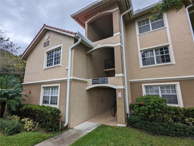 201 SW 116th Ave 22-102, Pembroke Pines, FL 33025