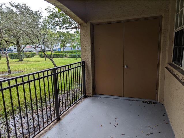 201 SW 116th Ave 22-102, Pembroke Pines, FL 33025