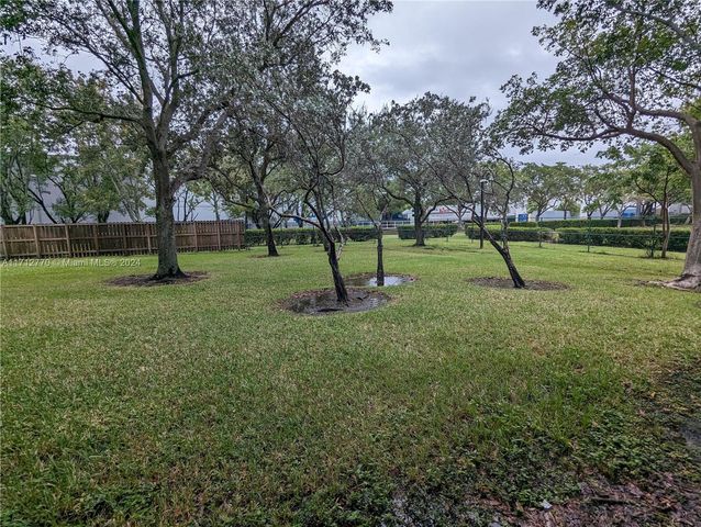 201 SW 116th Ave 22-102, Pembroke Pines, FL 33025