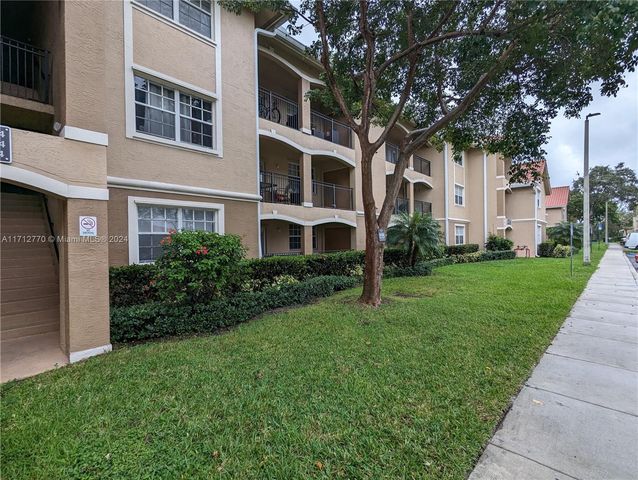 201 SW 116th Ave 22-102, Pembroke Pines, FL 33025