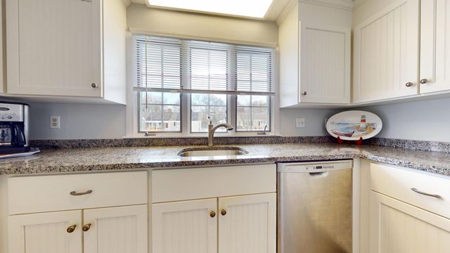 21 Brae Burn Lane, South Yarmouth, MA 02664