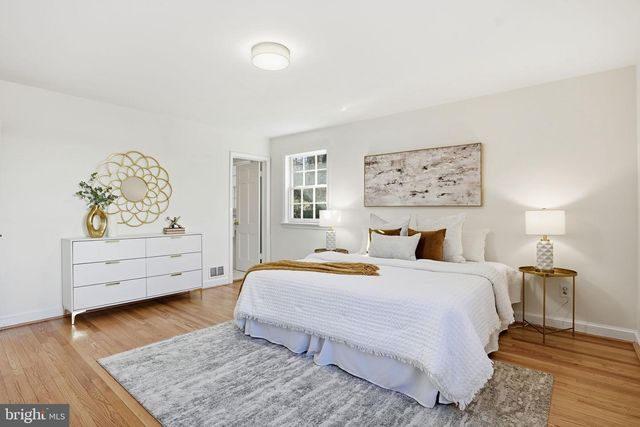 8200 BEECH TREE RD, Bethesda, MD 20817