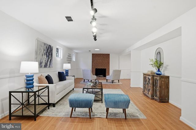 8200 BEECH TREE RD, Bethesda, MD 20817