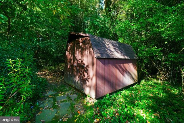 8200 BEECH TREE RD, Bethesda, MD 20817