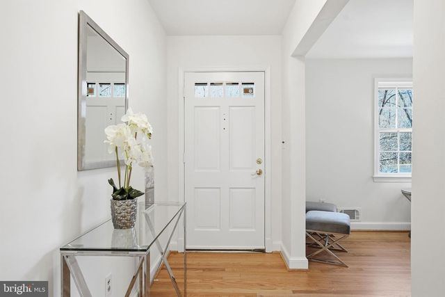 8200 BEECH TREE RD, Bethesda, MD 20817