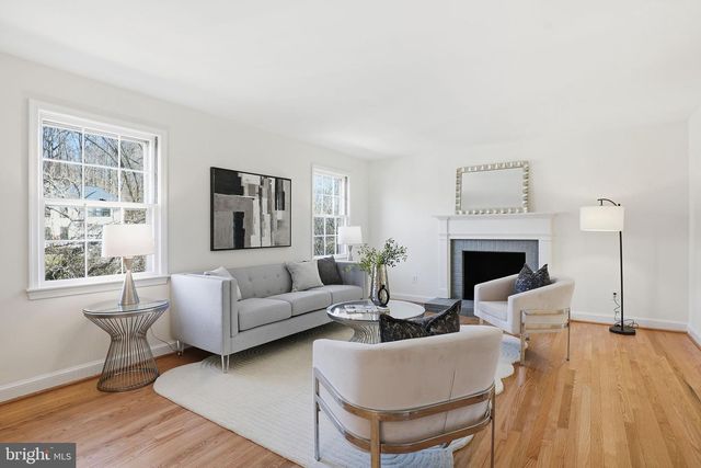 8200 BEECH TREE RD, Bethesda, MD 20817