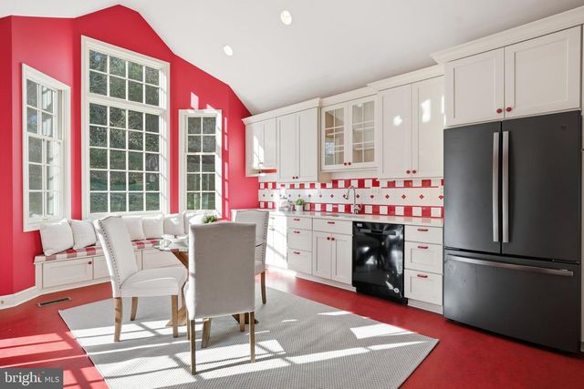 8200 BEECH TREE RD, Bethesda, MD 20817