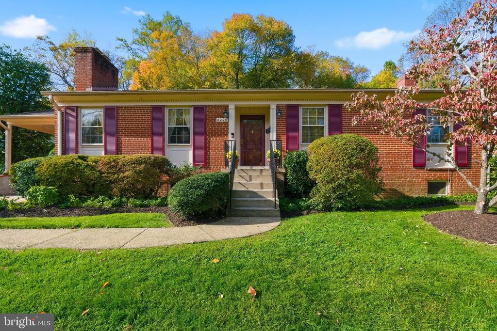 8200 BEECH TREE RD, Bethesda, MD 20817