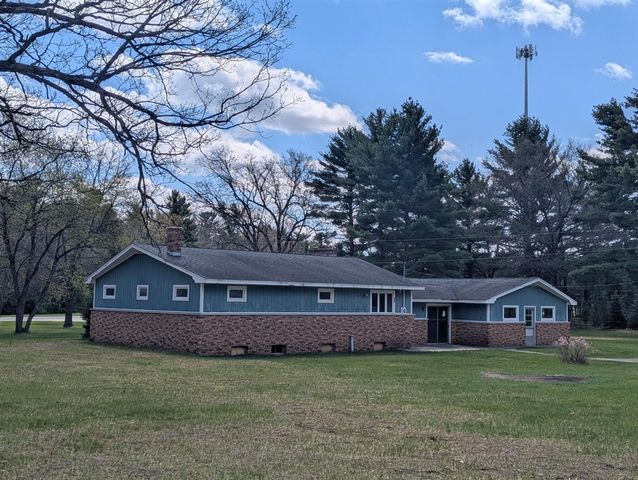 3771 S Walnut Avenue, White Cloud, MI 49349